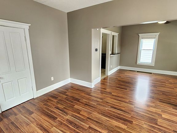 4th image of 653 Laurel St