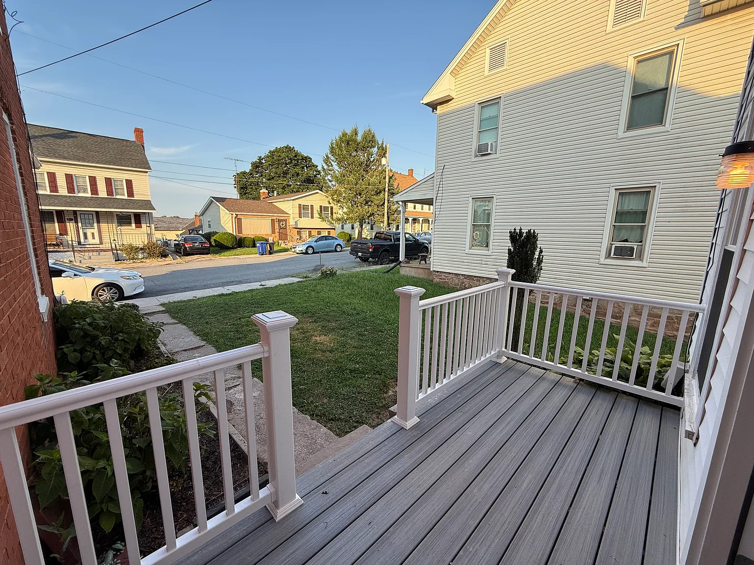 10 Fairview Ave — Photo 2