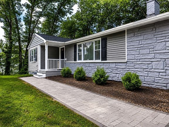 5th image of 30 Sawyer Ln