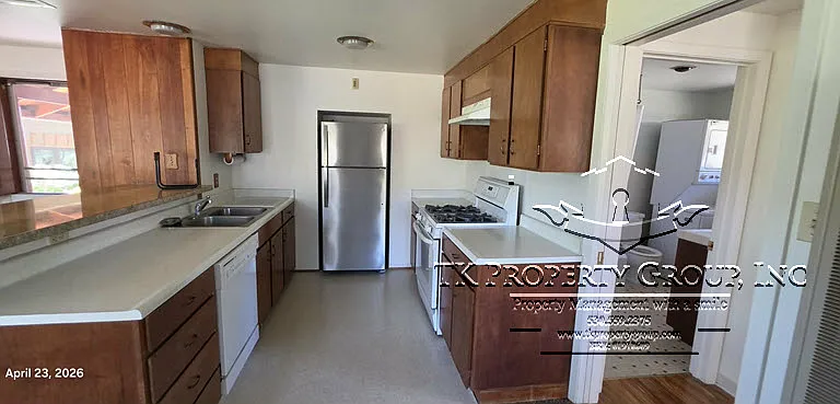 10719 Moon Valley Rd — Photo 3