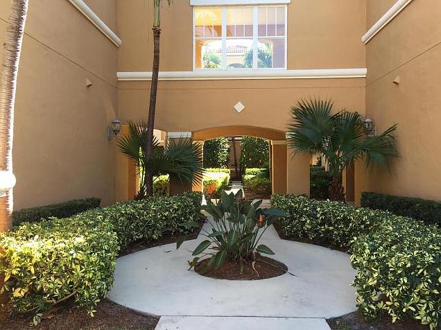 1st image of 5035 Fairways Cir APT 106