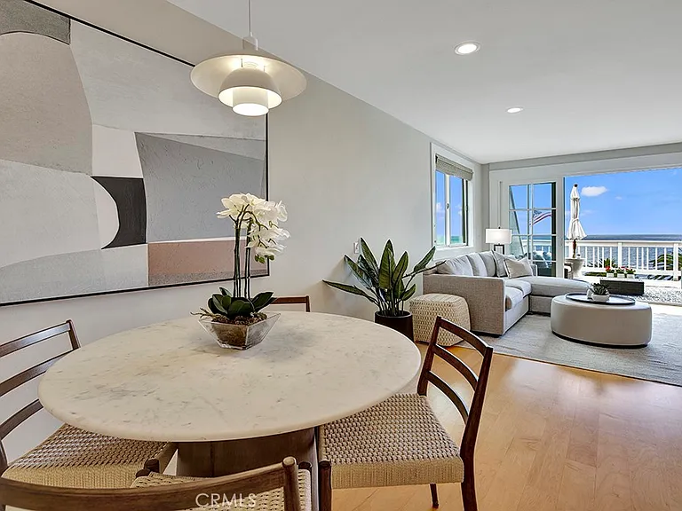 708 Cliff Dr — Photo 16