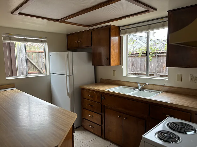 489 Estero Ave — Photo 13