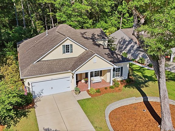 3rd image of 302 Sterlington Way
