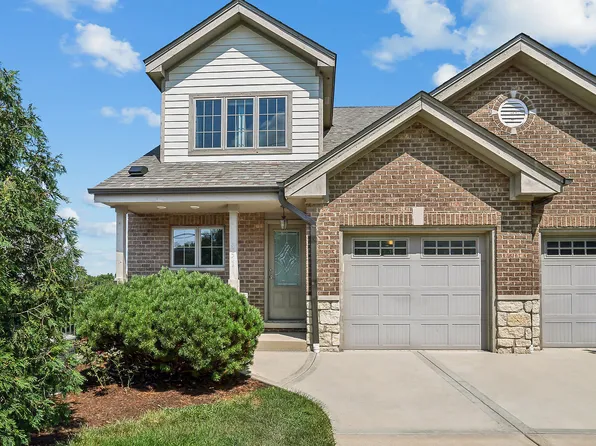 851 E Illinois St, Lemont, IL 60439