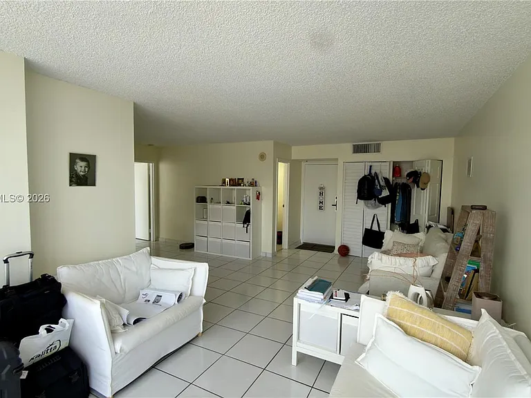 16909 N Bay Rd #907 — Photo 3