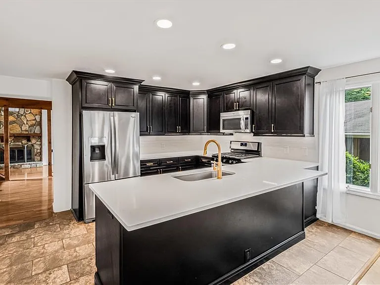 1016 Muirfield Dr — Photo 4