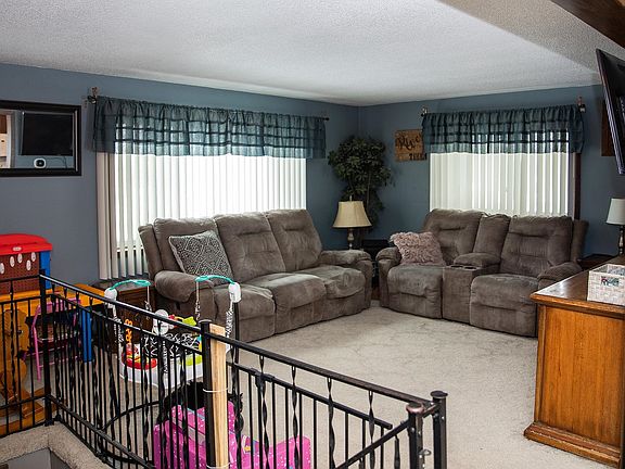 2nd image of 518 Mulberry Dr