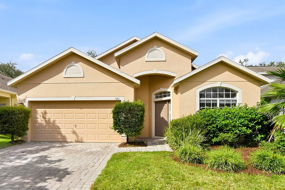 4 bed, 2.0 bath, 1863 sqft, $2,535 — Photo 1