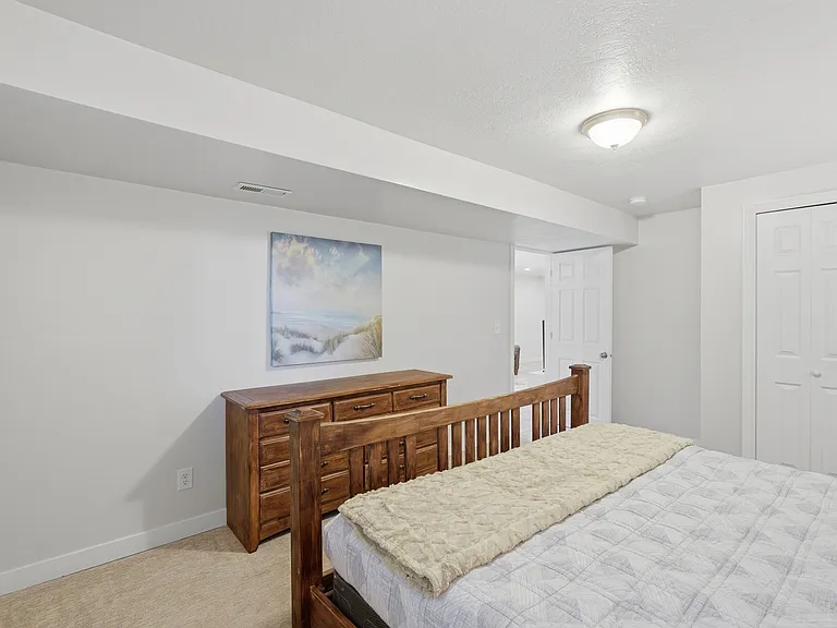 2569 N 2900 E — Photo 20