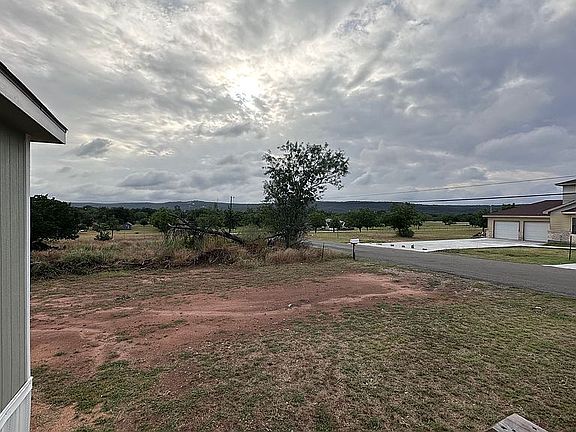 4th image of 1113 County Road 118