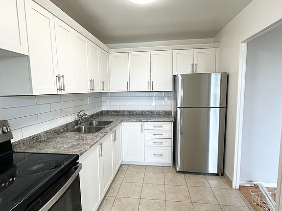2nd image of 115 John St #404