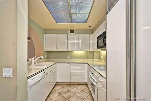 5th image of 200 Harbor Dr Unit 702