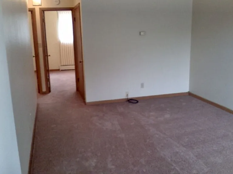 2523 N Garfield Ave — Photo 4