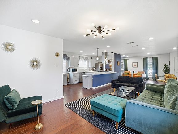 4th image of 8142 Clear Springs Rd