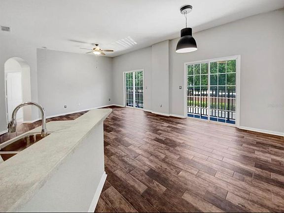 3rd image of 2611 Pine Oak Trl
