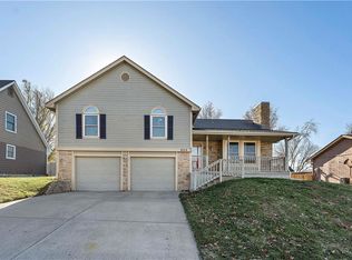 805 Feldspar St, Kearney, MO 64060