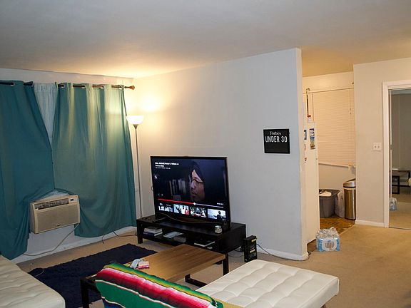 3rd image of 2339 W Touhy Ave #1