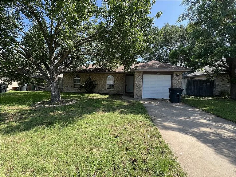 3607 Crescent Dr — Photo 1