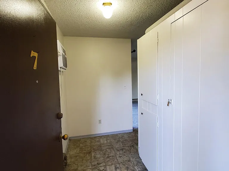 527 Washington St #7 — Photo 2