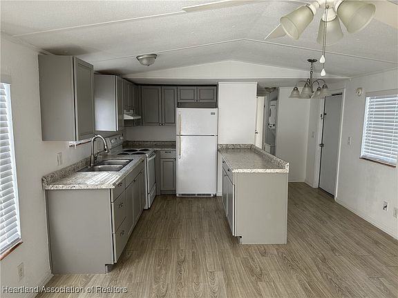3rd image of 2273 Kansas St