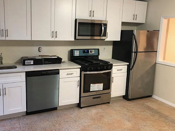 2nd image of 401 Hancock St #1F