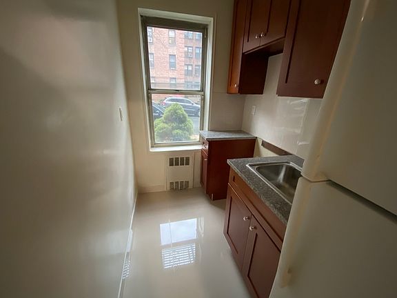 5th image of 6344 Saunders St Ste 4