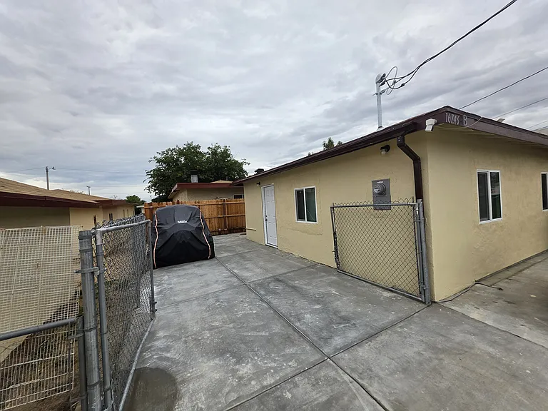 16746 Merrill St #B — Photo 33