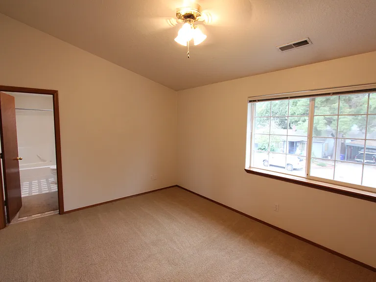 370 Bellevue Ave #370 — Photo 6