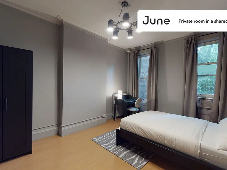 336 W 47th St #2A — Photo 1