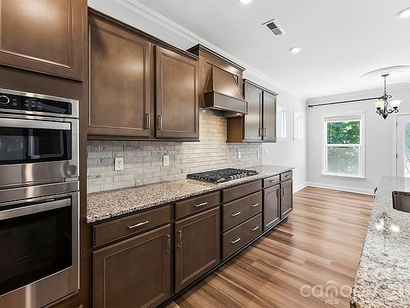 4th image of 1318 Poppy Way
