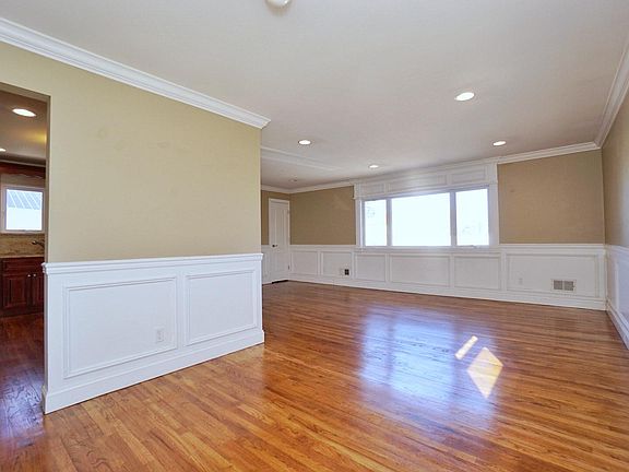 4th image of 244 Abingdon Ave #2