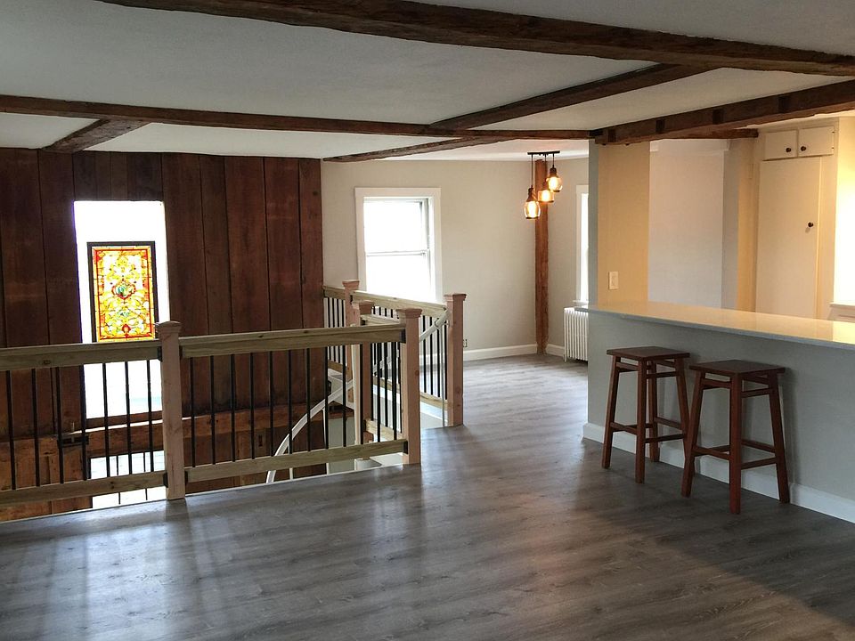 2nd image of 20 Mechanic St #2