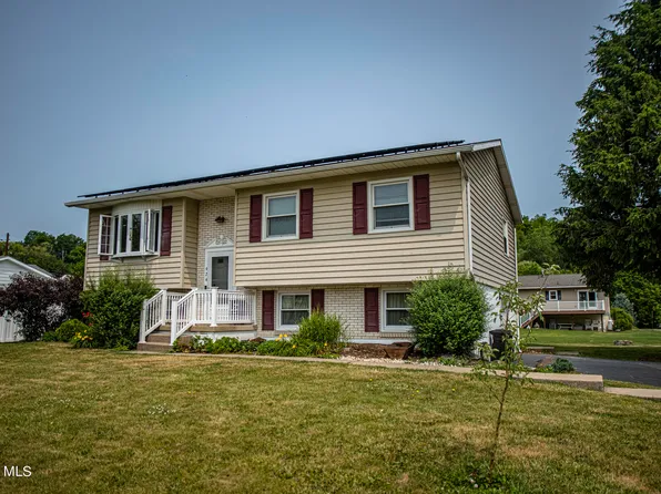 924 7th Ave, Duncansville, PA 16635