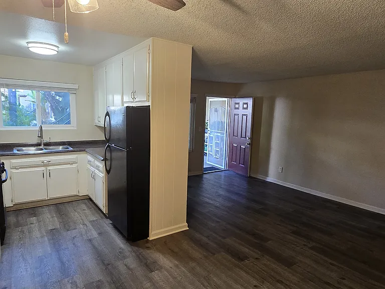Felton Courtyard Apartments — Photo 13