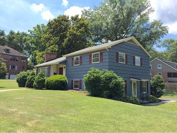 1st image of 800 Long Crescent Dr