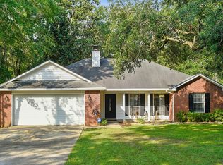 1413 Oak St, Ocean Springs, MS 39564