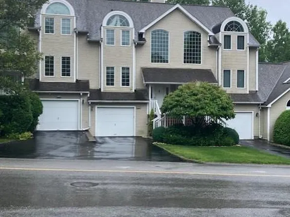 187 River Farms Dr #187, West Warwick, RI 02893