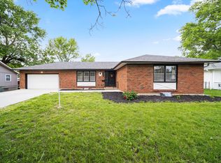 110 NW Redwing Dr, Lees Summit, MO 64063