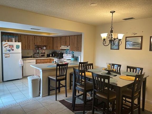 3rd image of 11988 Shakerwood Ln