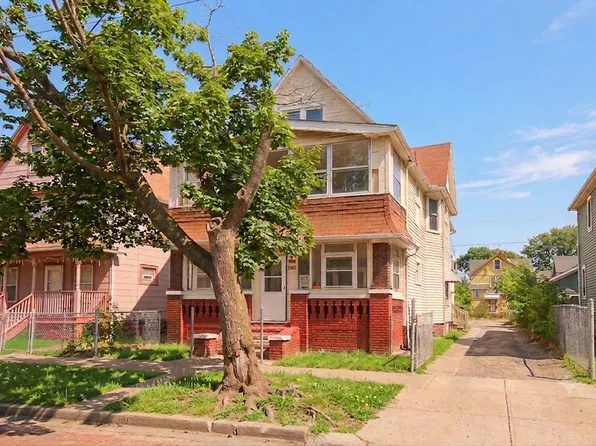 1910 Corning Ave, Cleveland, OH