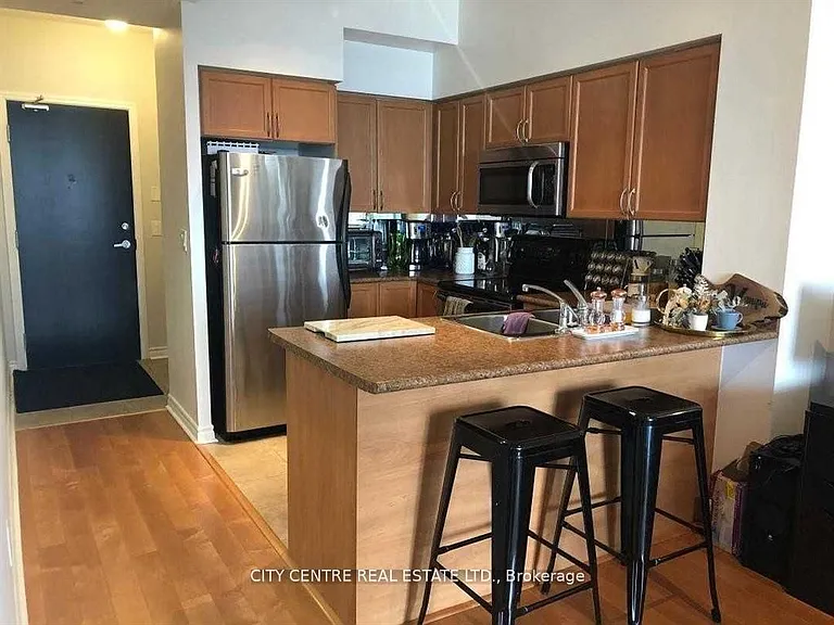388 Prince Of Wales Dr #1907 — Photo 2