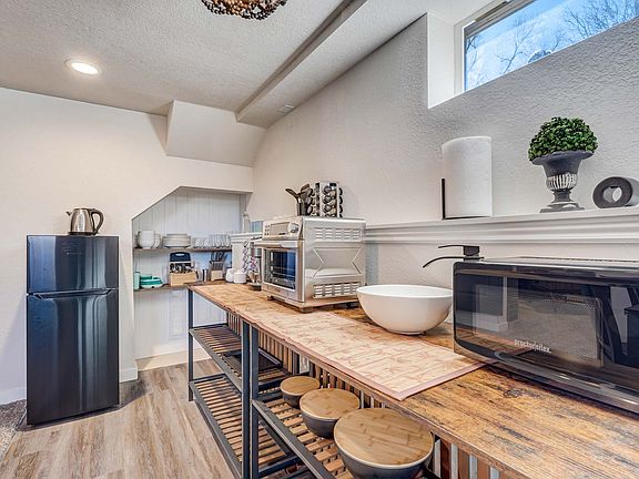 3rd image of 2022 Woodburn St #2