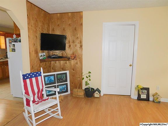 4th image of 155 Hardwood Hills Dr