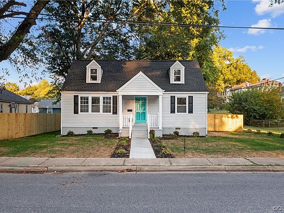 3rd image of 105 Bland St