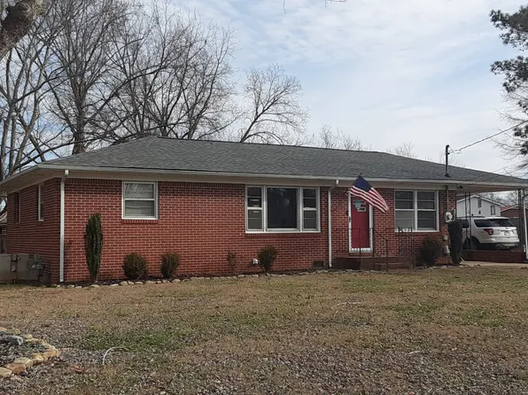 401 Circle Dr, Estill Springs, TN 37330