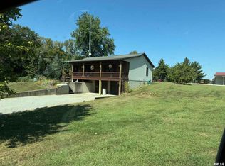 7003 River Rd, Iuka, IL 62849