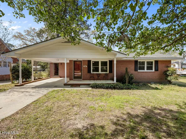 207 College Avenue, Washington, NC 27889