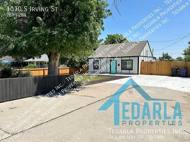 1070 S Irving St — Photo 2
