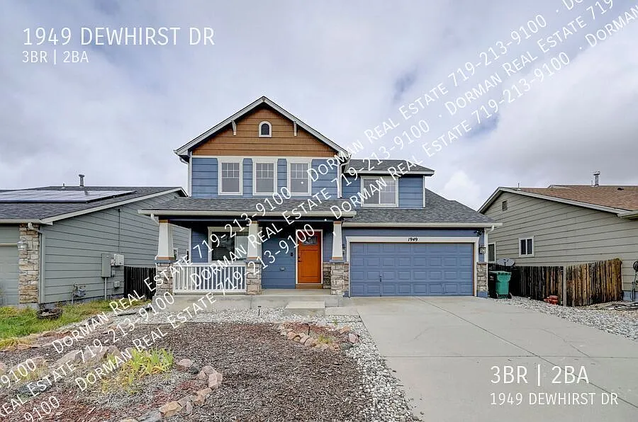 3 Bedroom with Pikes Peak Views — Photo 1